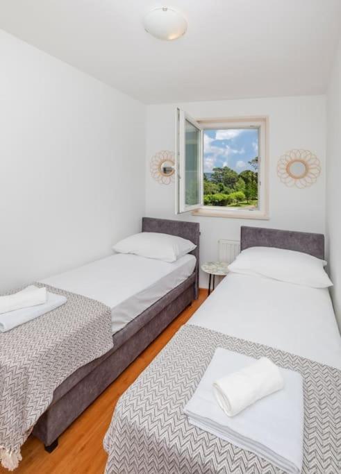 Stylish Two Bedroom Apartment&Garage Parking Place Dubrovnik Eksteriør bilde