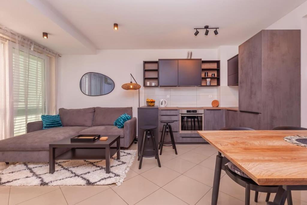Stylish Two Bedroom Apartment&Garage Parking Place Dubrovnik Eksteriør bilde