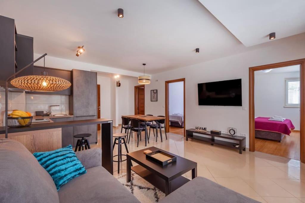Stylish Two Bedroom Apartment&Garage Parking Place Dubrovnik Eksteriør bilde